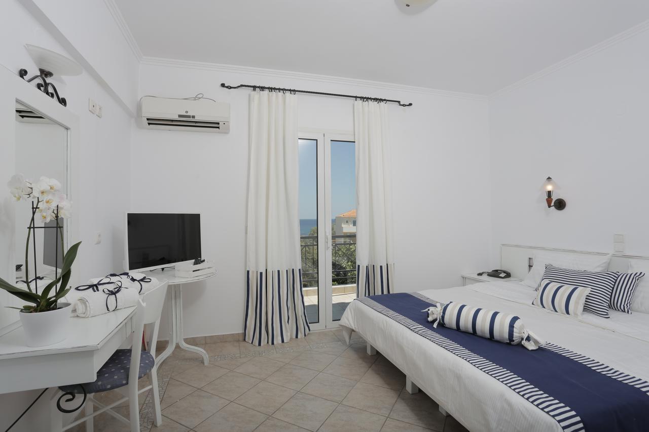 Iris Beach Hotel โมเน็มวาซี ภายนอก รูปภาพ