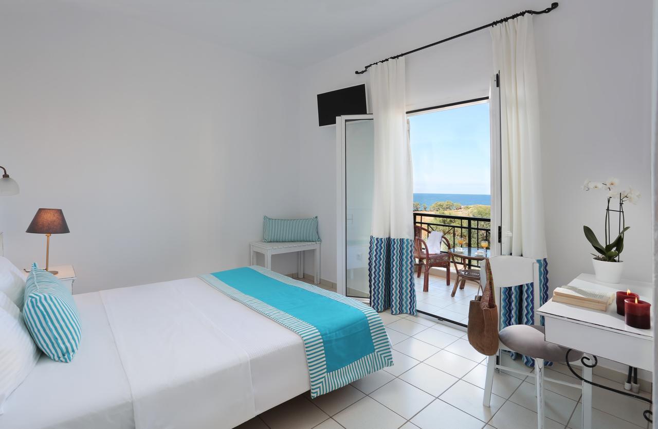 Iris Beach Hotel โมเน็มวาซี ภายนอก รูปภาพ