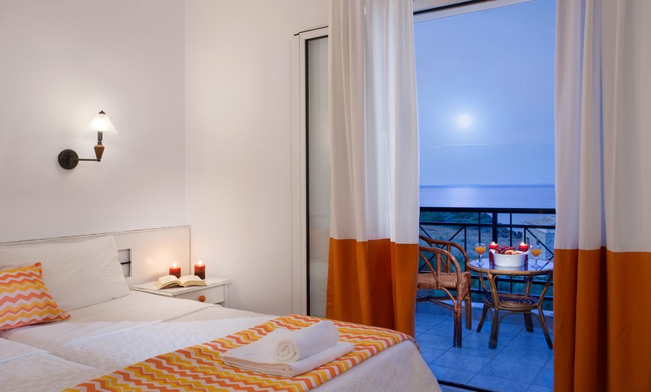 Iris Beach Hotel โมเน็มวาซี ภายนอก รูปภาพ