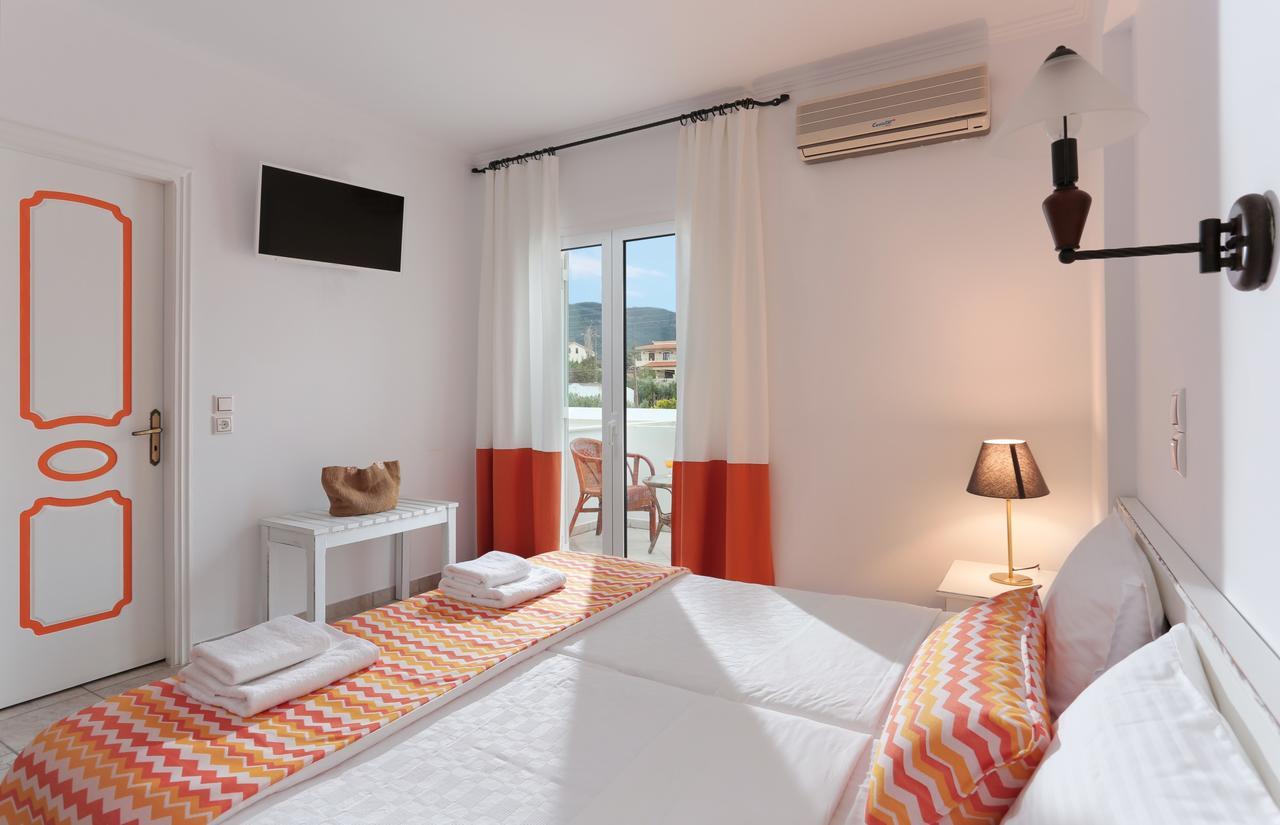 Iris Beach Hotel โมเน็มวาซี ภายนอก รูปภาพ