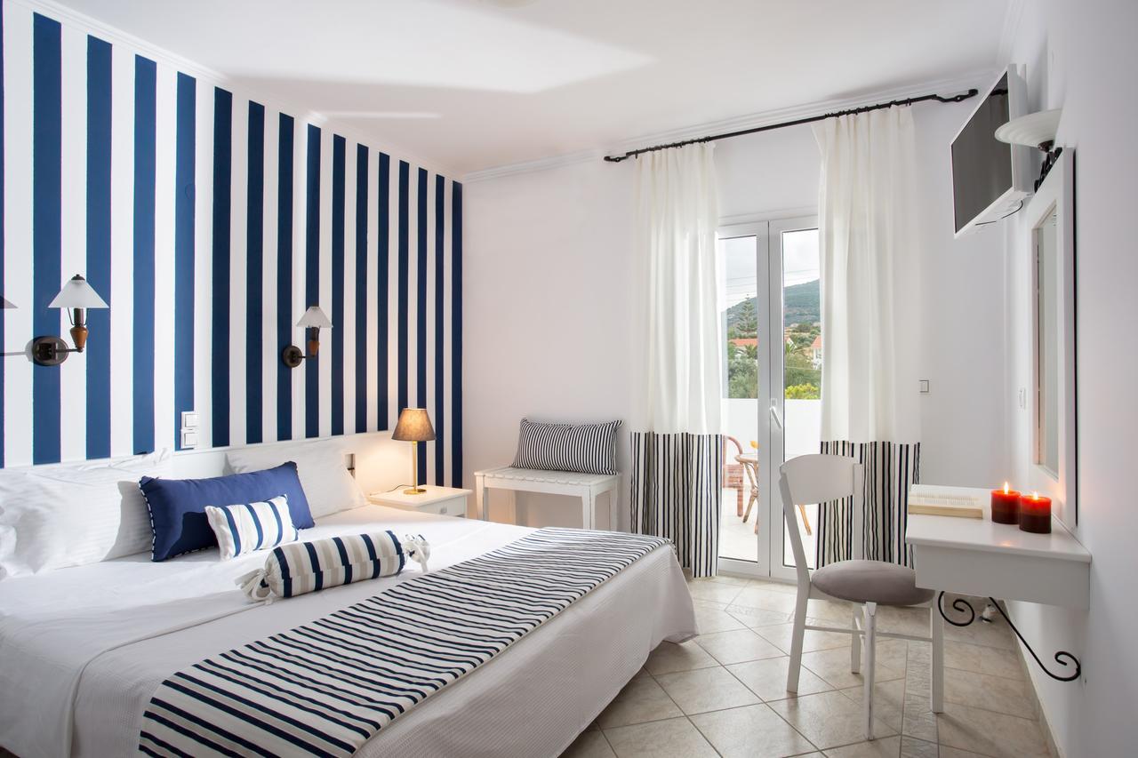 Iris Beach Hotel โมเน็มวาซี ภายนอก รูปภาพ