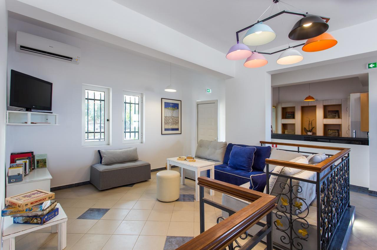 Iris Beach Hotel โมเน็มวาซี ภายนอก รูปภาพ